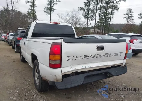 2000 Chevrolet Silverado 1500 z USA, uszkodzony, nr VIN 1GCEC14W3YZ127723